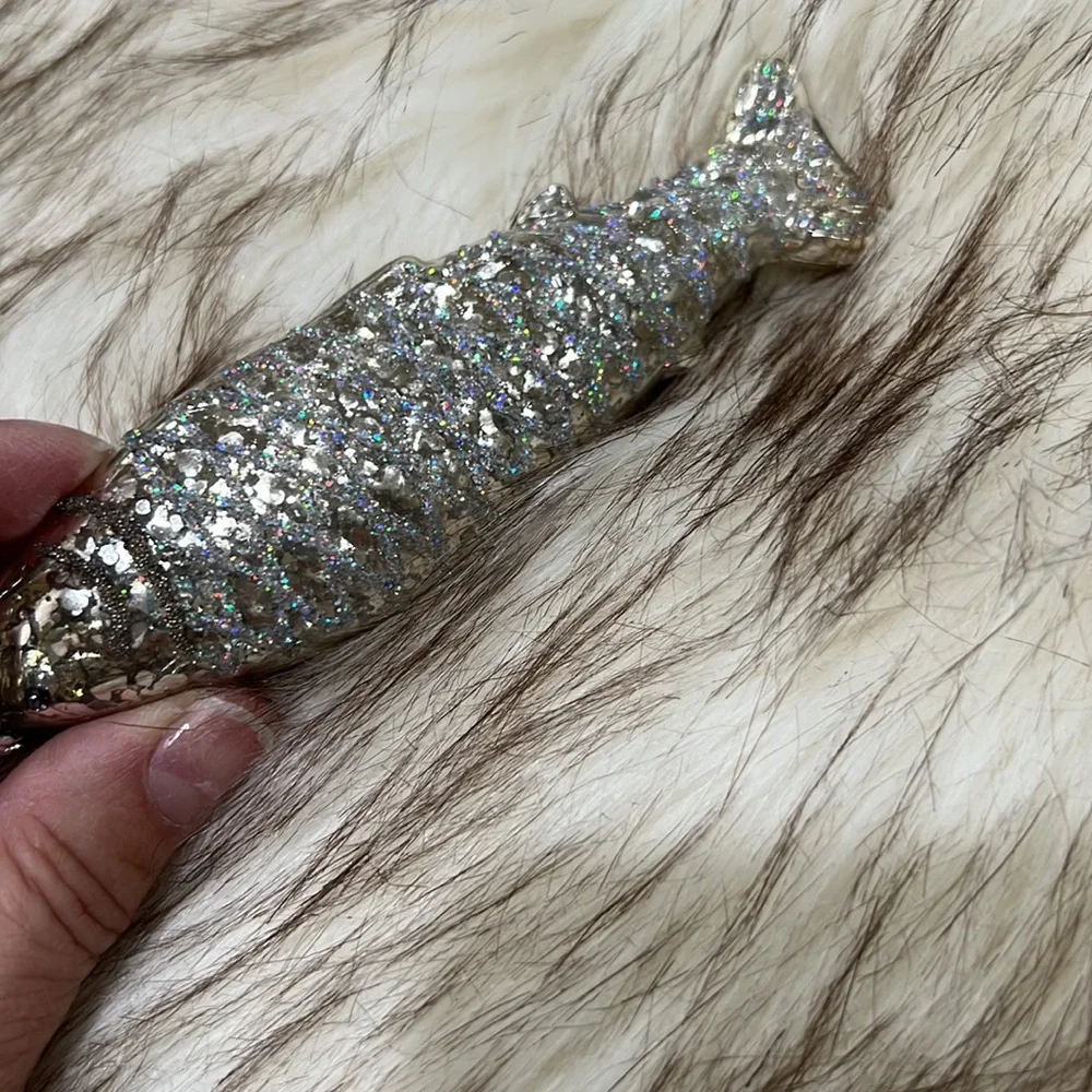 N/A beautiful ornament